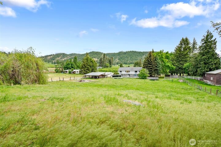 Property Photo:  9656  North Road  WA 98847 