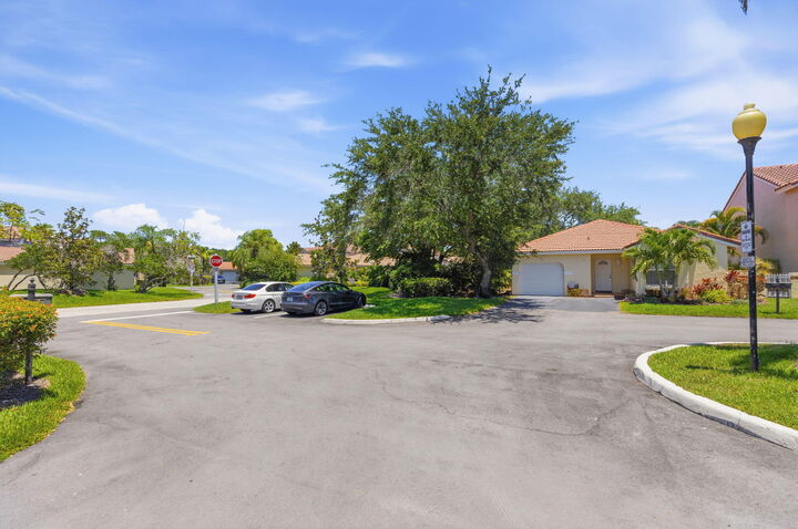 Property Photo:  1472 Garden Road  FL 33326 