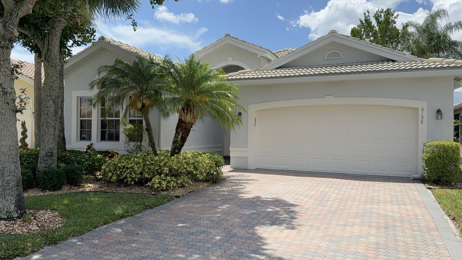 Property Photo: 8198 Azure Coast Boulevard FL 33467
