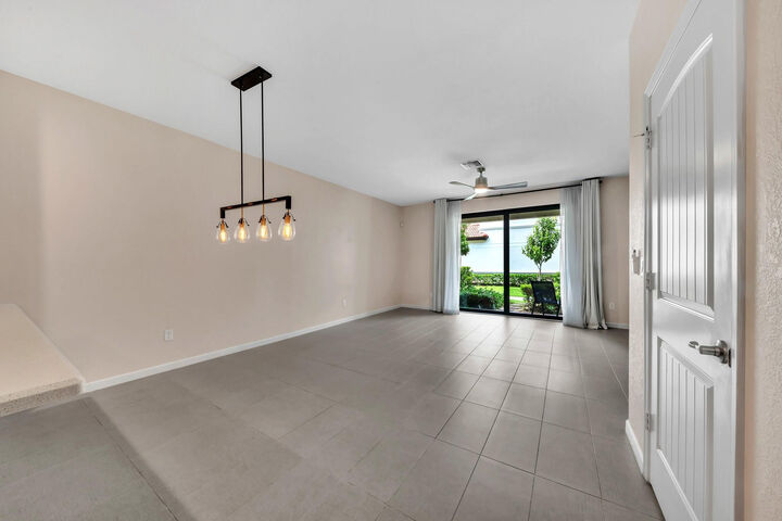 Property Photo:  4208 N Dixie Highway 25  FL 33334 