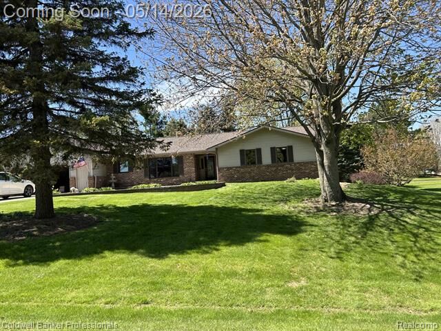 Property Photo:  593 Deanna Drive  MI 48446 