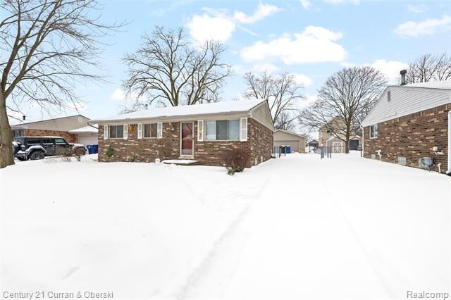 Property Photo:  1399 Elmhurst Street  MI 48187 