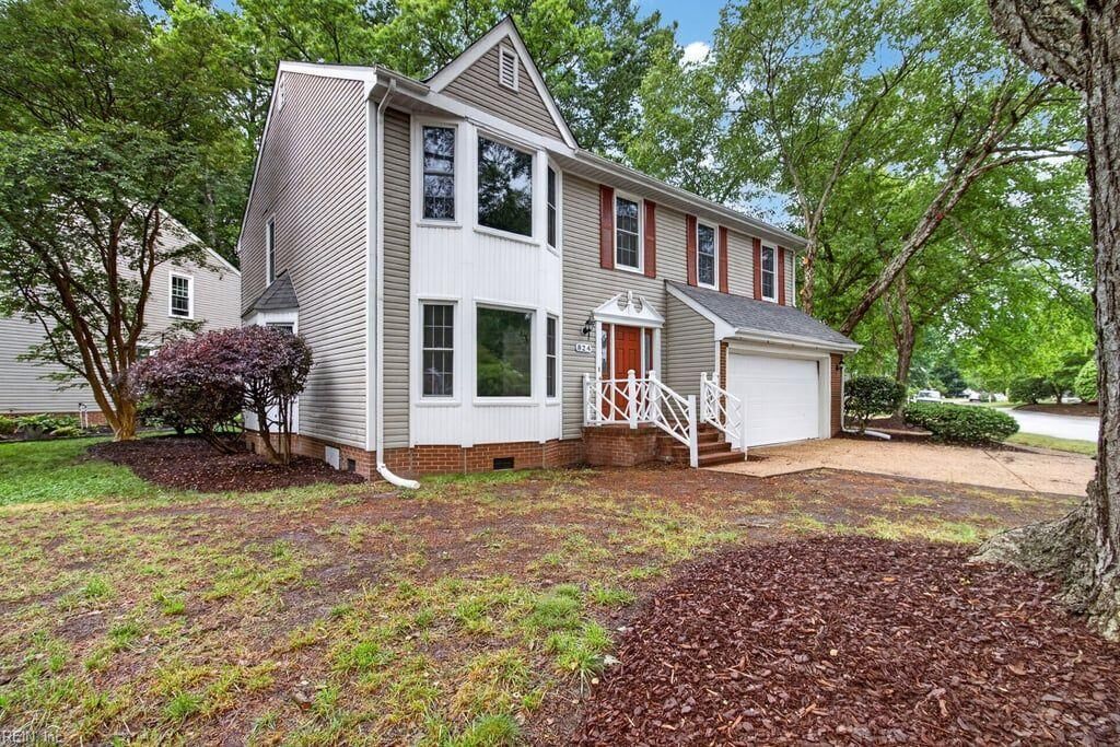 Property Photo: 824 Lancaster Ln VA 23602