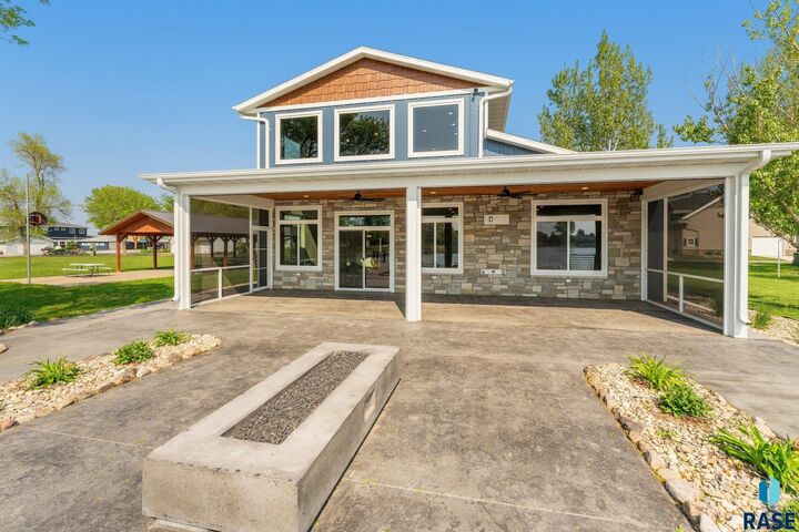 Property Photo:  6639 Peninsula Ln  SD 57075 