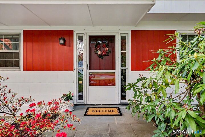 Property Photo:  60 Rosebrook Drive  CT 06614 