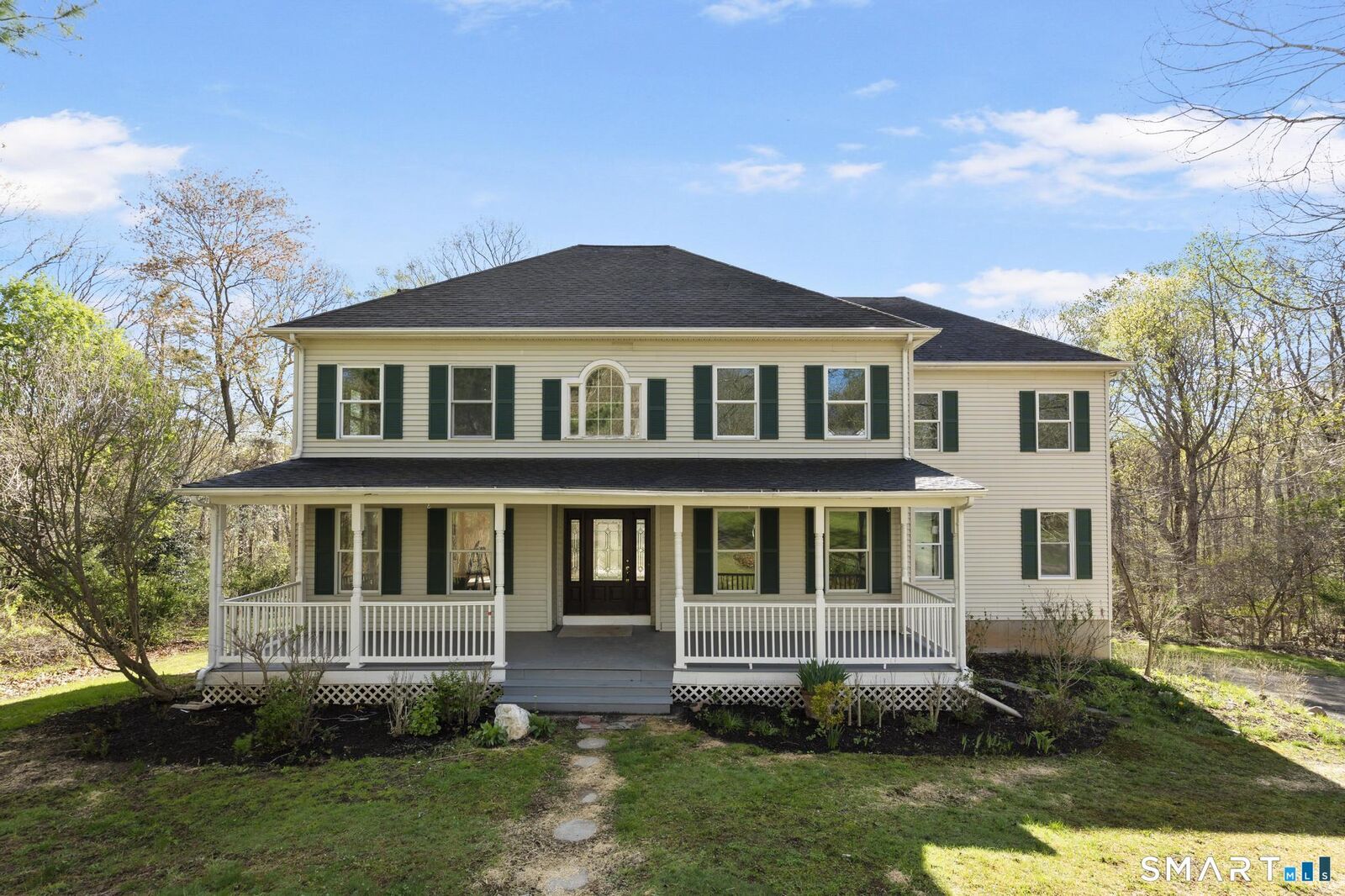 Property Photo:  2 Greenwood Lane  CT 06437 