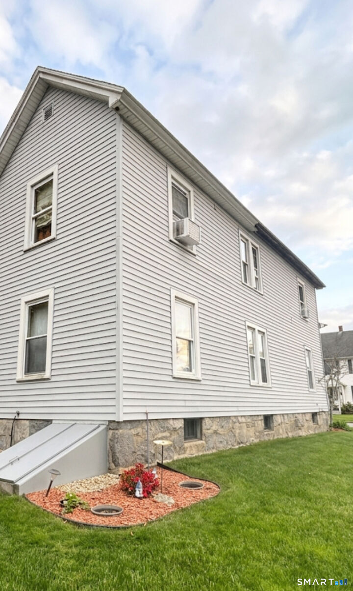 Property Photo:  48 Dewey Street  CT 06790 