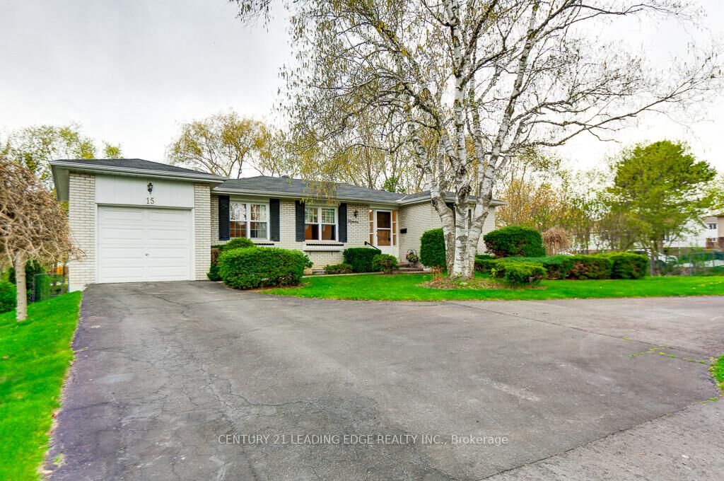 Photo de la propriété:  15 Bakerdale Road  ON L3P 1J3 