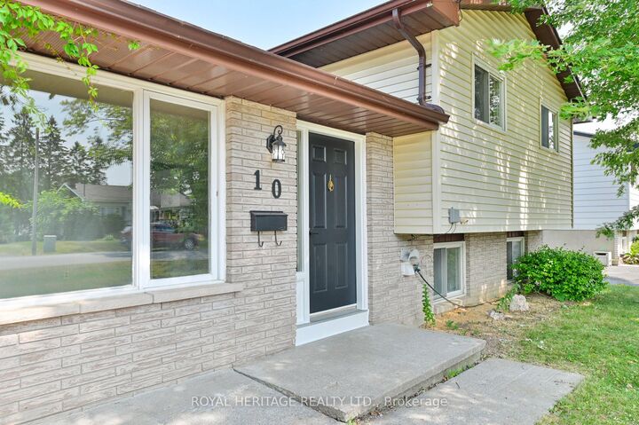 Property Photo: 10 Reid Street ON K7R 3V2