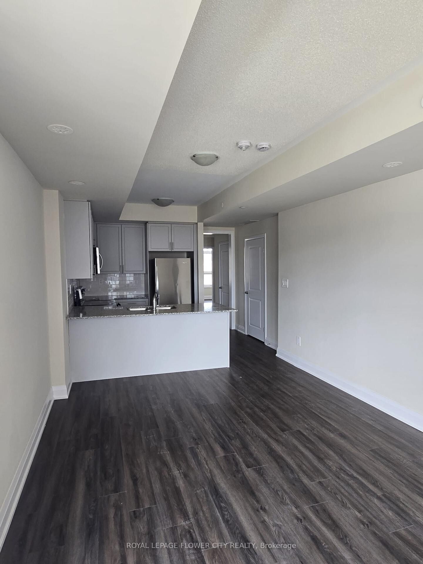 Property Photo: 1573 Rose Way 101 ON L9E 1N4