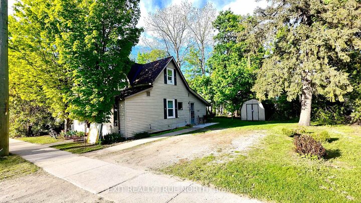 Property Photo: 211 Bishop Street ON P1P 1J5