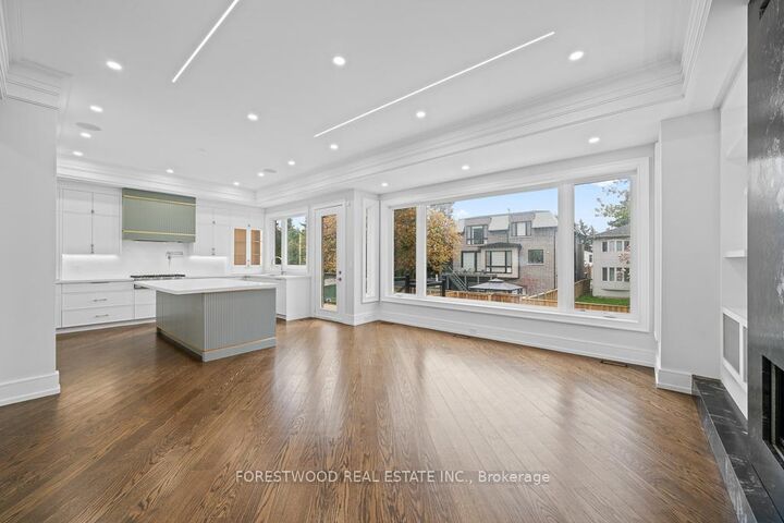 291 Poyntz Avenue — photo 1