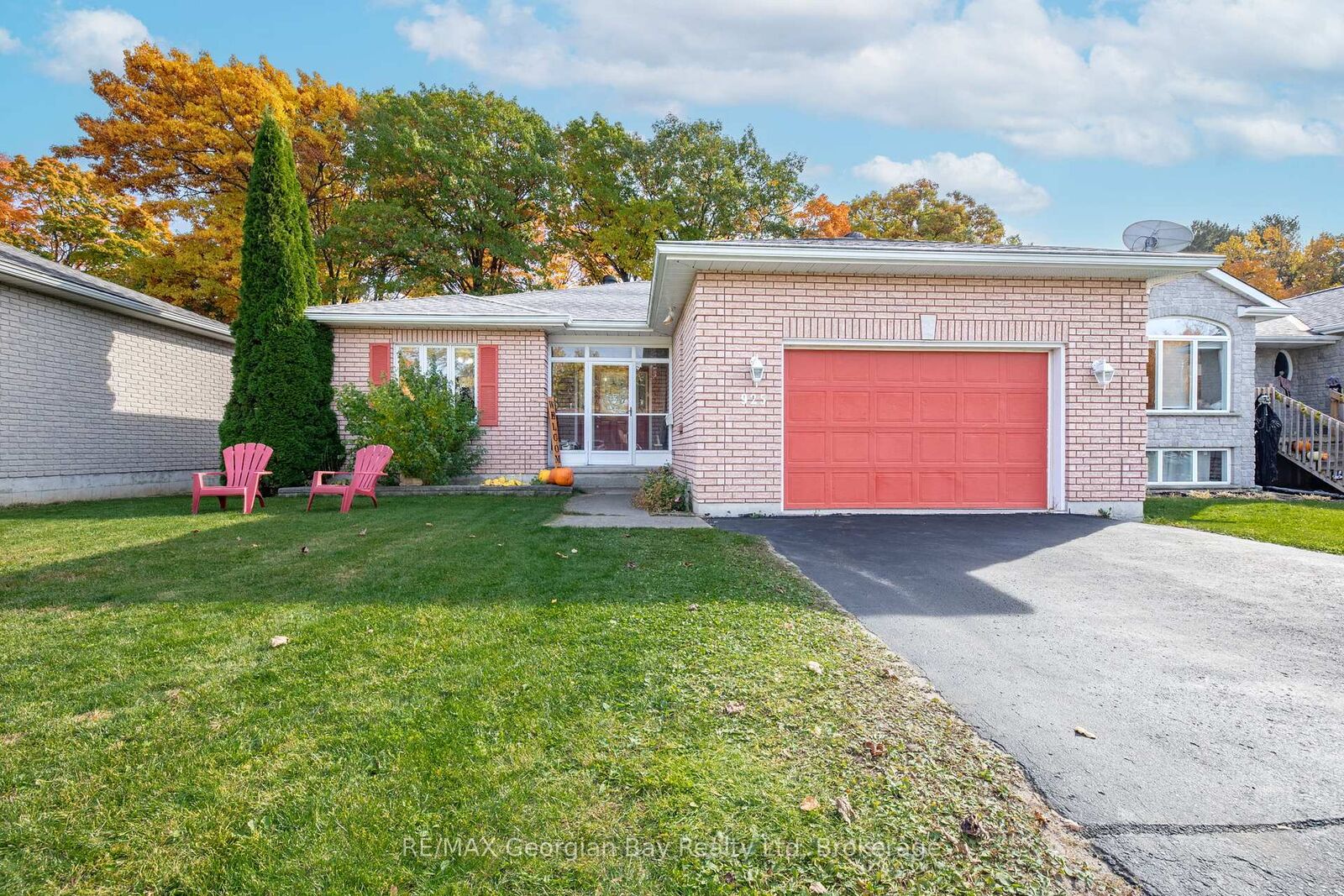 Property Photo: 925 Dominion Avenue ON L4R 4W2