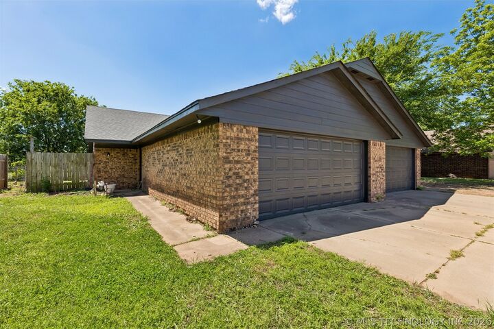 Property Photo:  3613 W 15th Avenue  OK 74074 