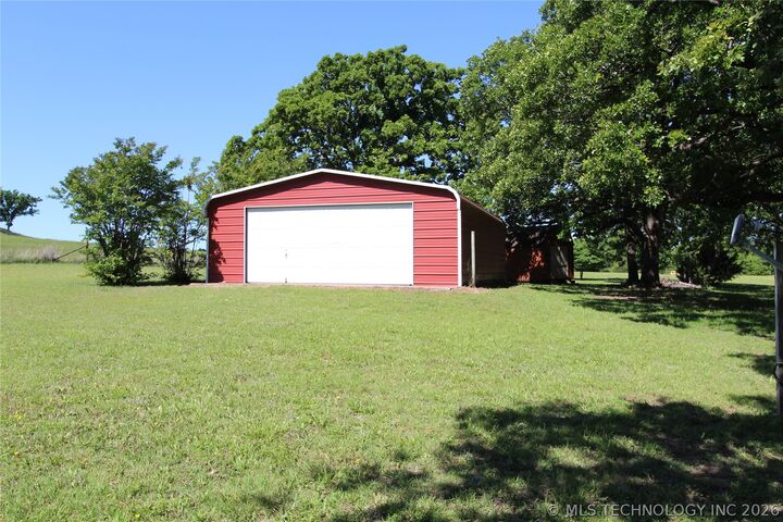 Property Photo:  10261 N 3990 Road  OK 74029 