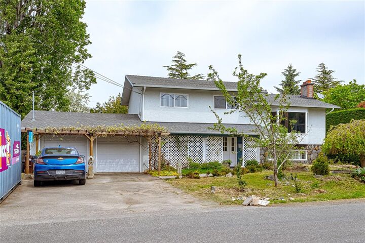 Property Photo:  1268 Marchant Rd  BC V8M 1G5 