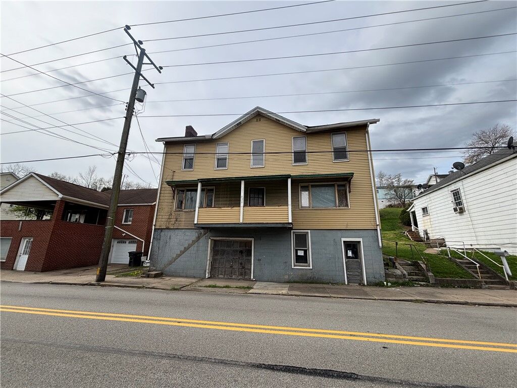 Property Photo:  424 Main St  PA 15067 
