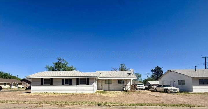 Property Photo:  2812 Line Avenue  TX 79106-6574 