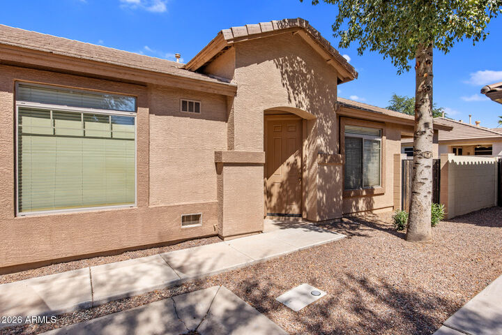 Property Photo: 1239 S Emmett Drive AZ 85286