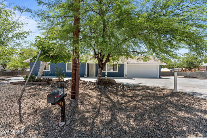 Property Photo:  292 N Jefferson Street  AZ 85390 