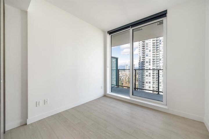 Property Photo:  2507-9887 Whalley Boulevard  BC V3T 0P4 