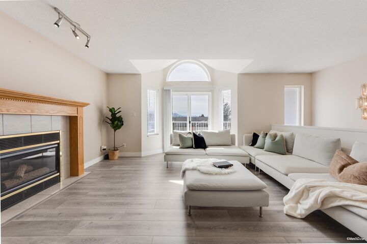 Property Photo:  34631 Baldwin Road  BC V2S 7H9 