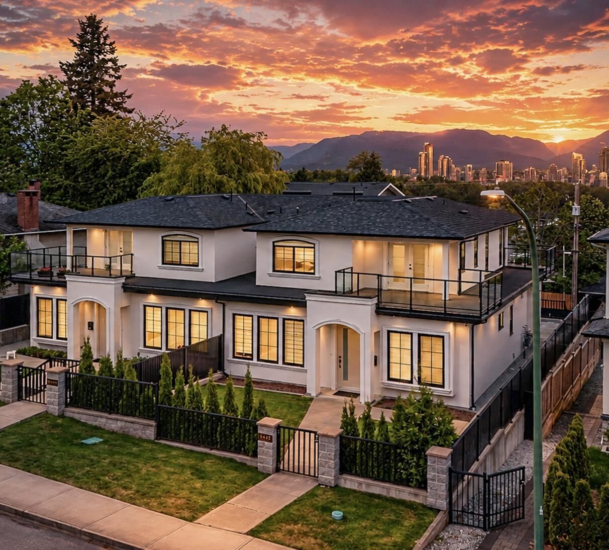 Property Photo:  4643 Bond Street  BC V5H 1G7 