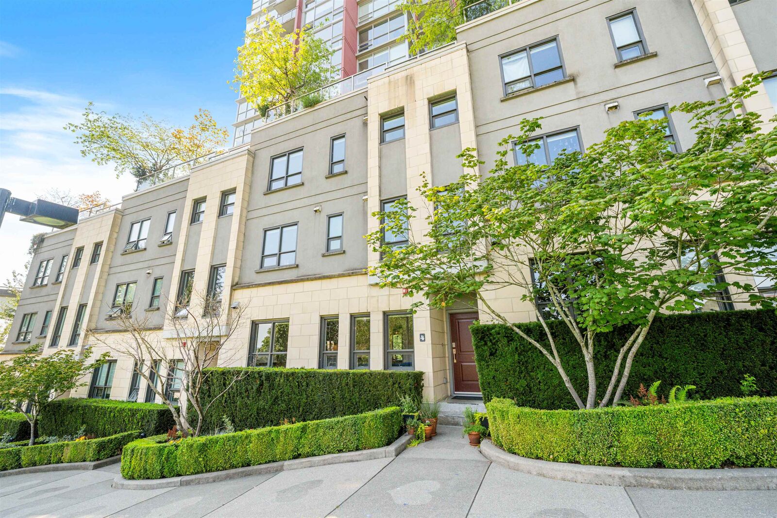 Property Photo:  125 Columbia Street Th4  BC V3L 0G8 