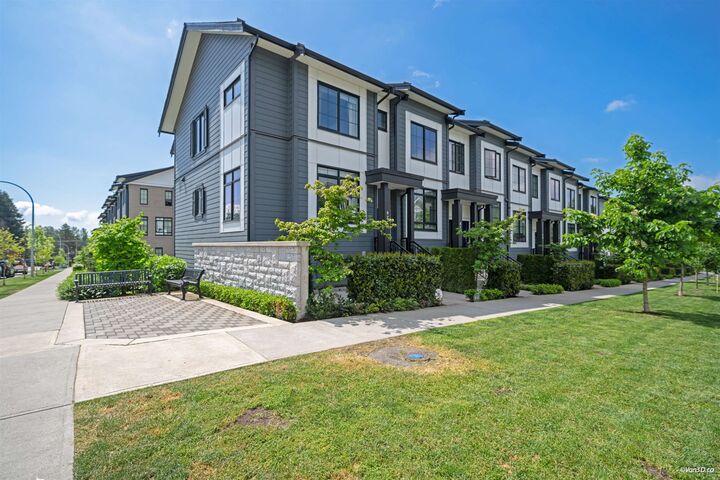 Property Photo:  2075 Oak Meadows Drive 82  BC V3Z 1J6 