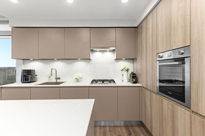 Property Photo: 3833 Evergreen Place 905 BC V3J 0M2