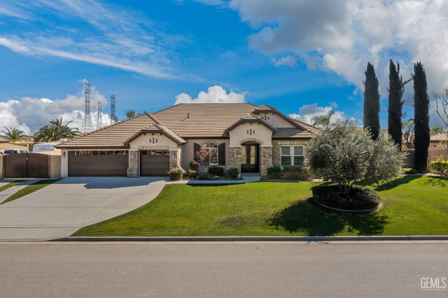 Property Photo: 16349 Coastal Court CA 93314