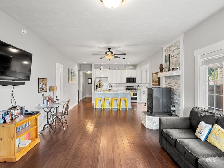 Property Photo: 209 S Front St. ID 83611