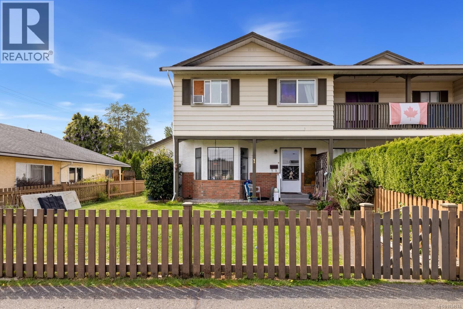 Property Photo: 491 Lakes Road 1 BC V9L 3E9