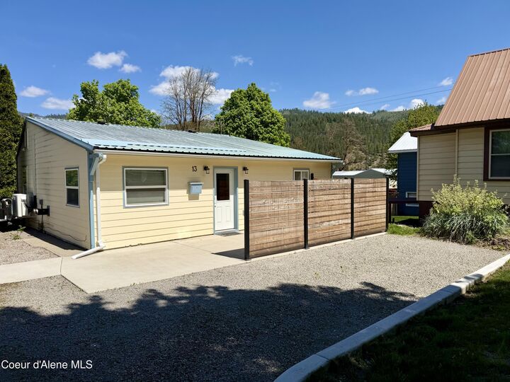 Property Photo:  13 Emerson Ln  ID 83837 