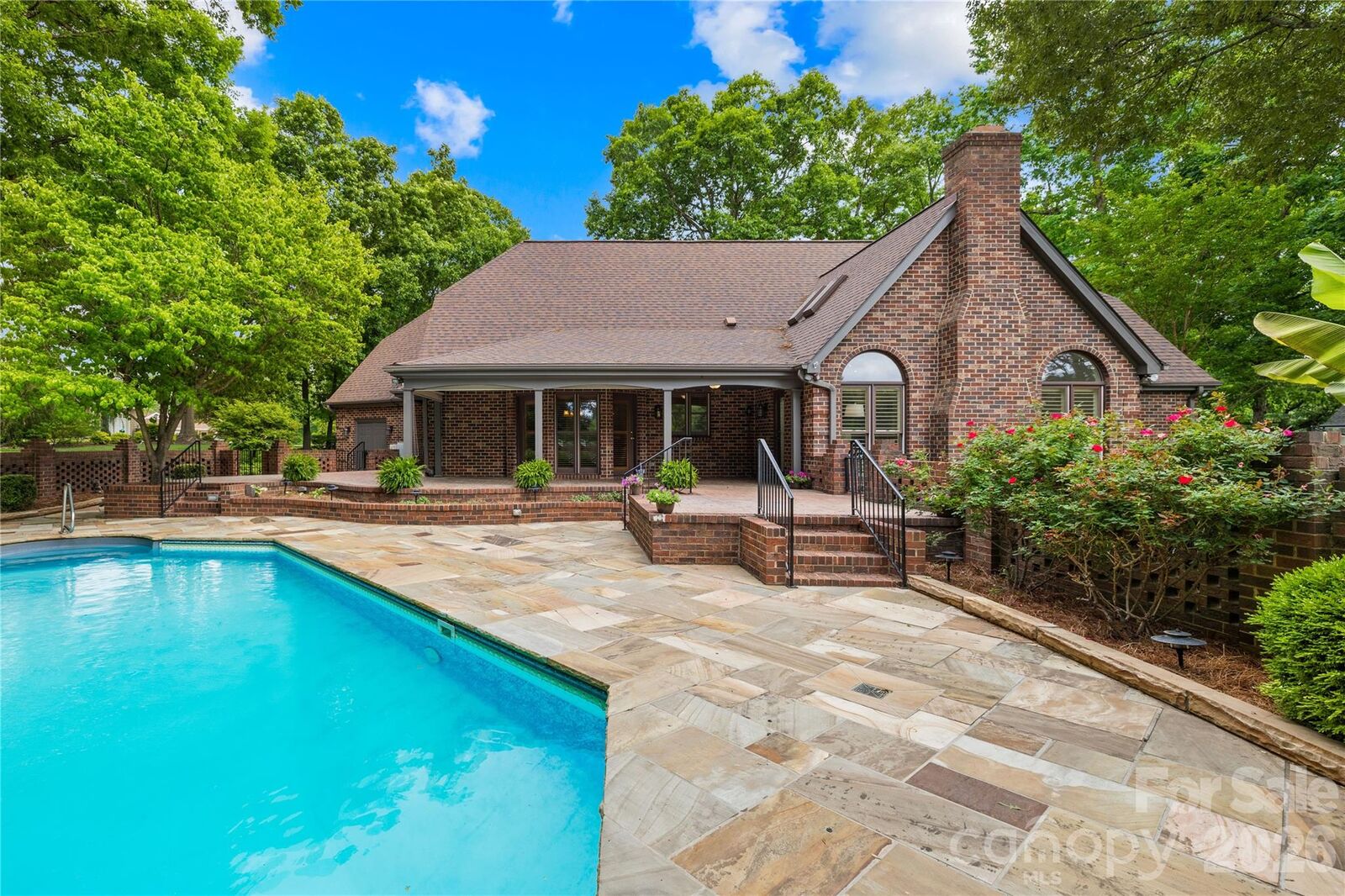 Property Photo: 3765 Glenn Oaks Drive NC 28650