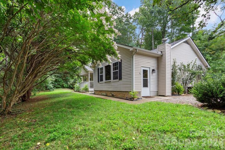 Property Photo:  42 Bushwald Lane  NC 28778 