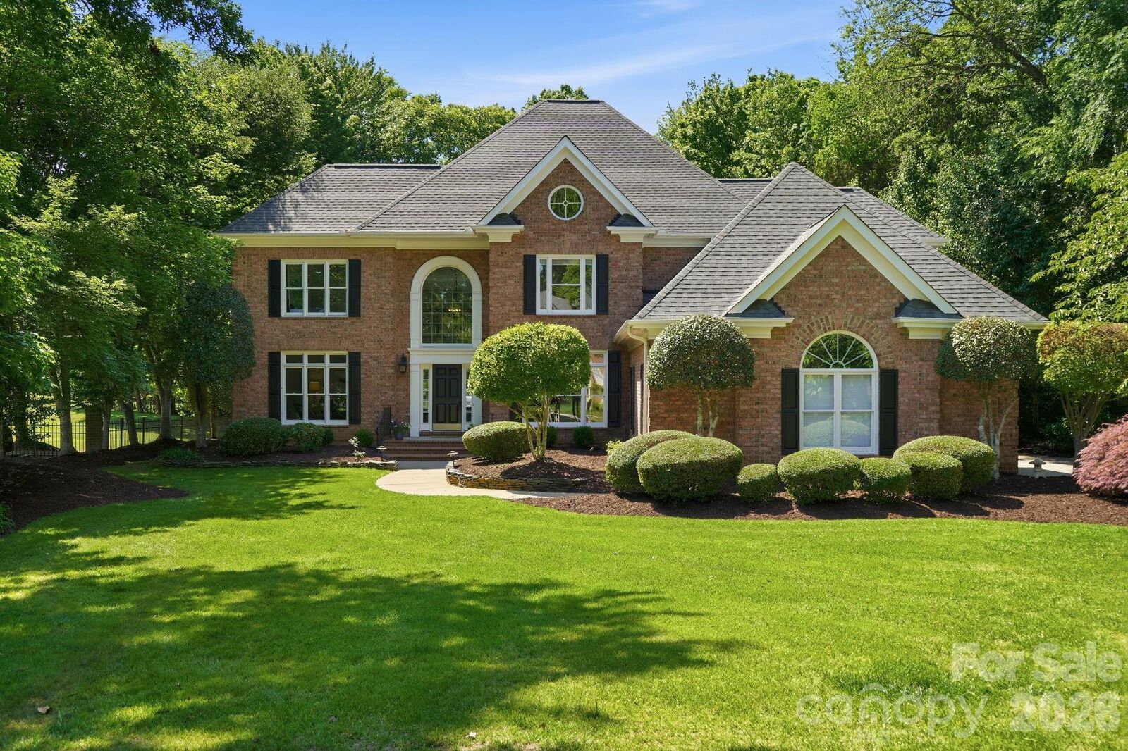 Property Photo: 11924 Shoal Creek Court NC 28277