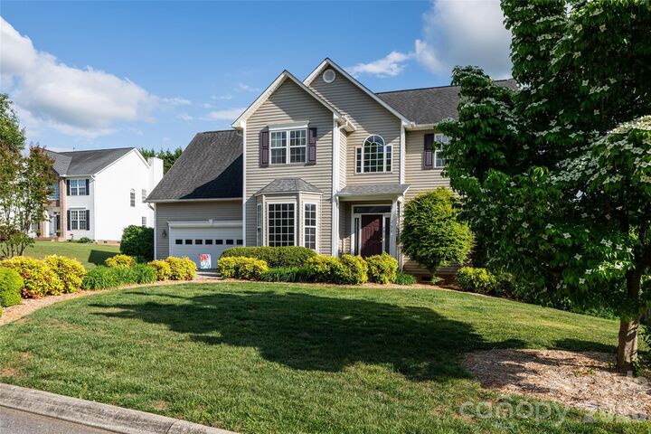 Property Photo: 48 Brownstone Court NC 28732