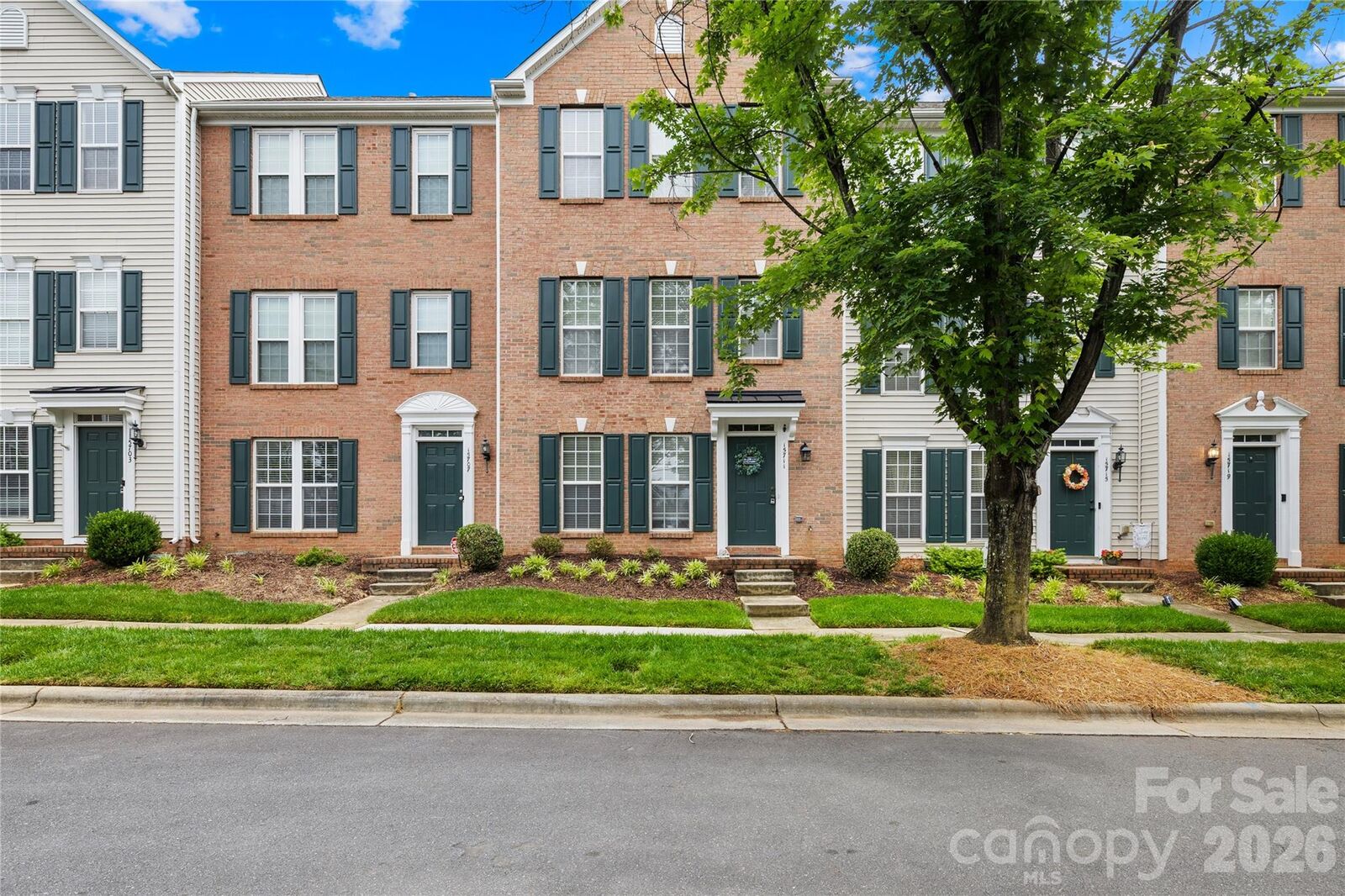 Property Photo:  15711 King Louis Court  NC 28277 