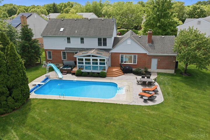 Property Photo: 7220 Rolling Meadows Drive OH 45069