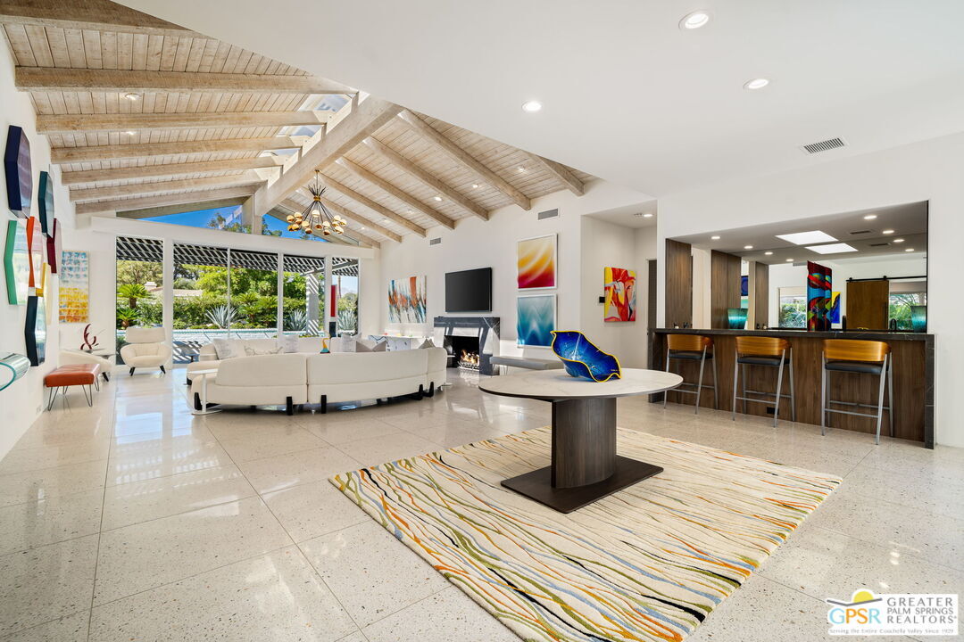 Property Photo: 30 Mayfair Dr CA 92270