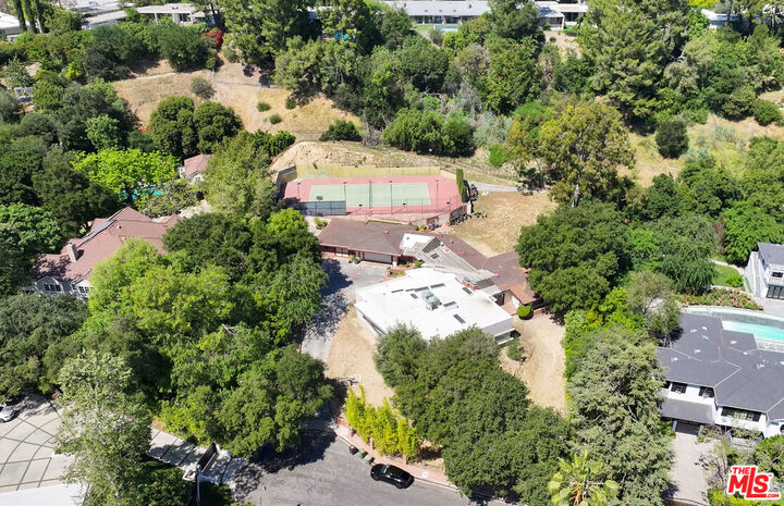 Property Photo:  16145 High Valley Pl  CA 91436 