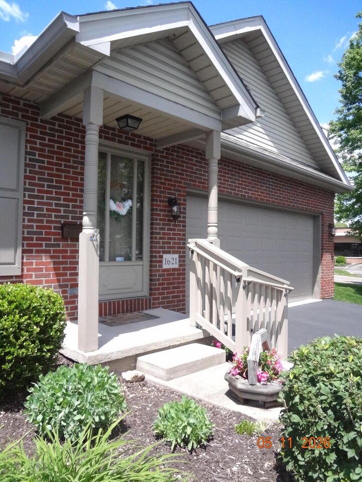 Property Photo:  1621 Bryn Mawr Drive  OH 43055 