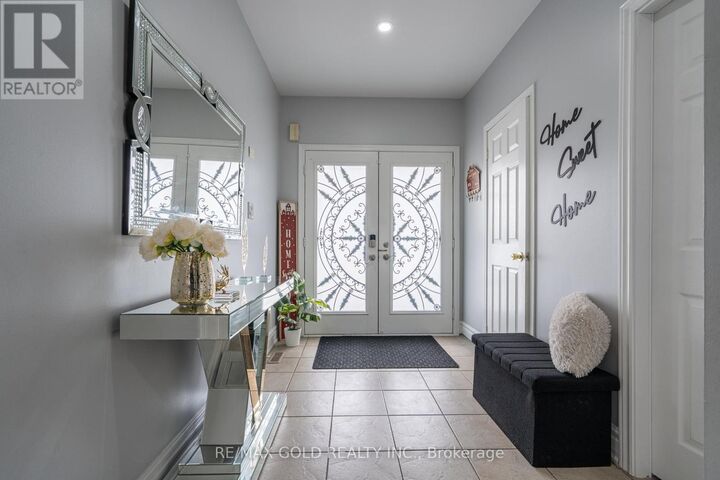 Property Photo:  8 Bayridge Drive  ON L6P 2H8 