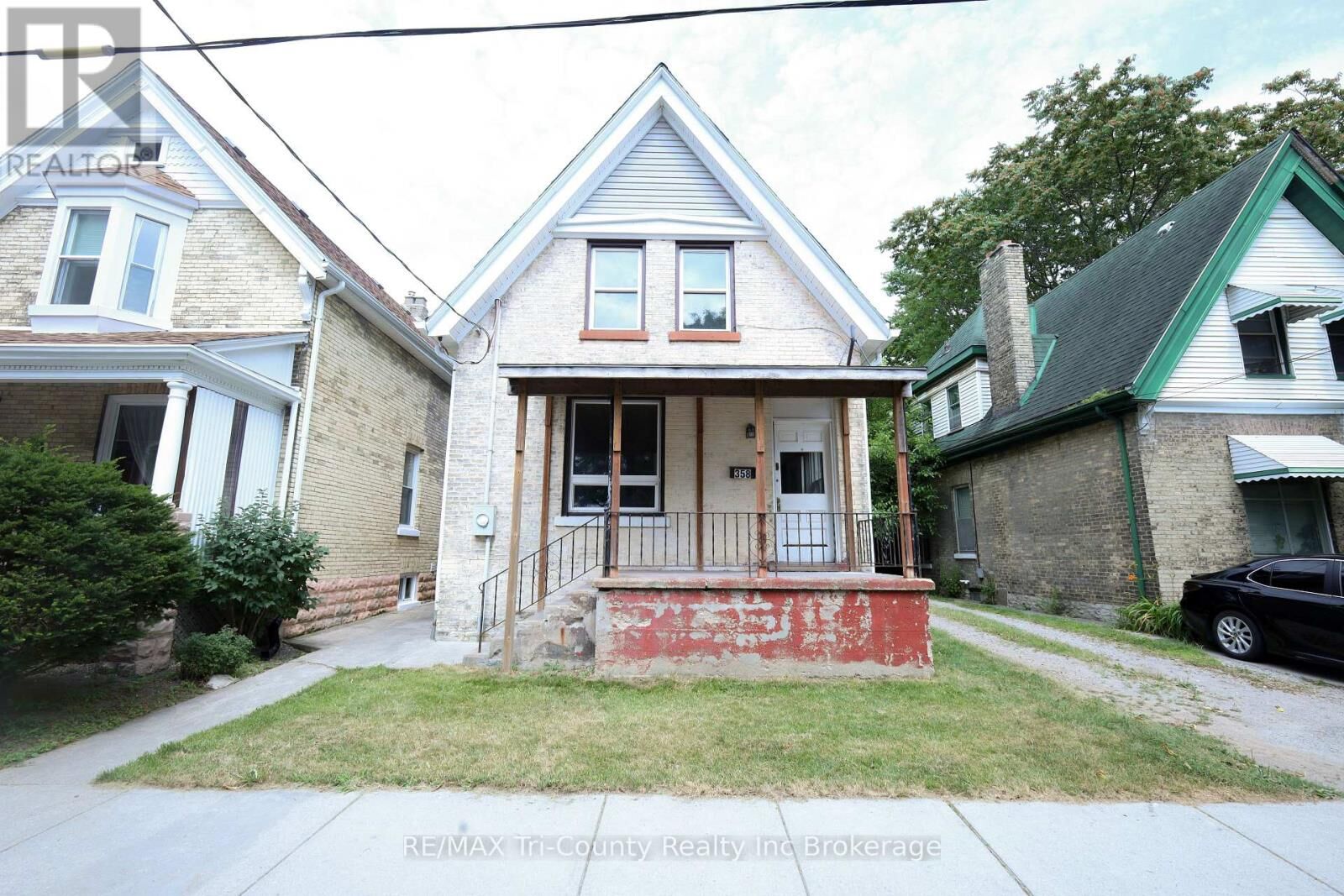 Property Photo:  358 Glebe Street East  ON N5W 3T1 