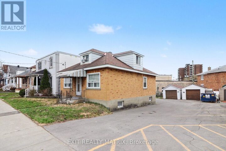 Property Photo:  314 Montfort Street  ON K1L 5N4 