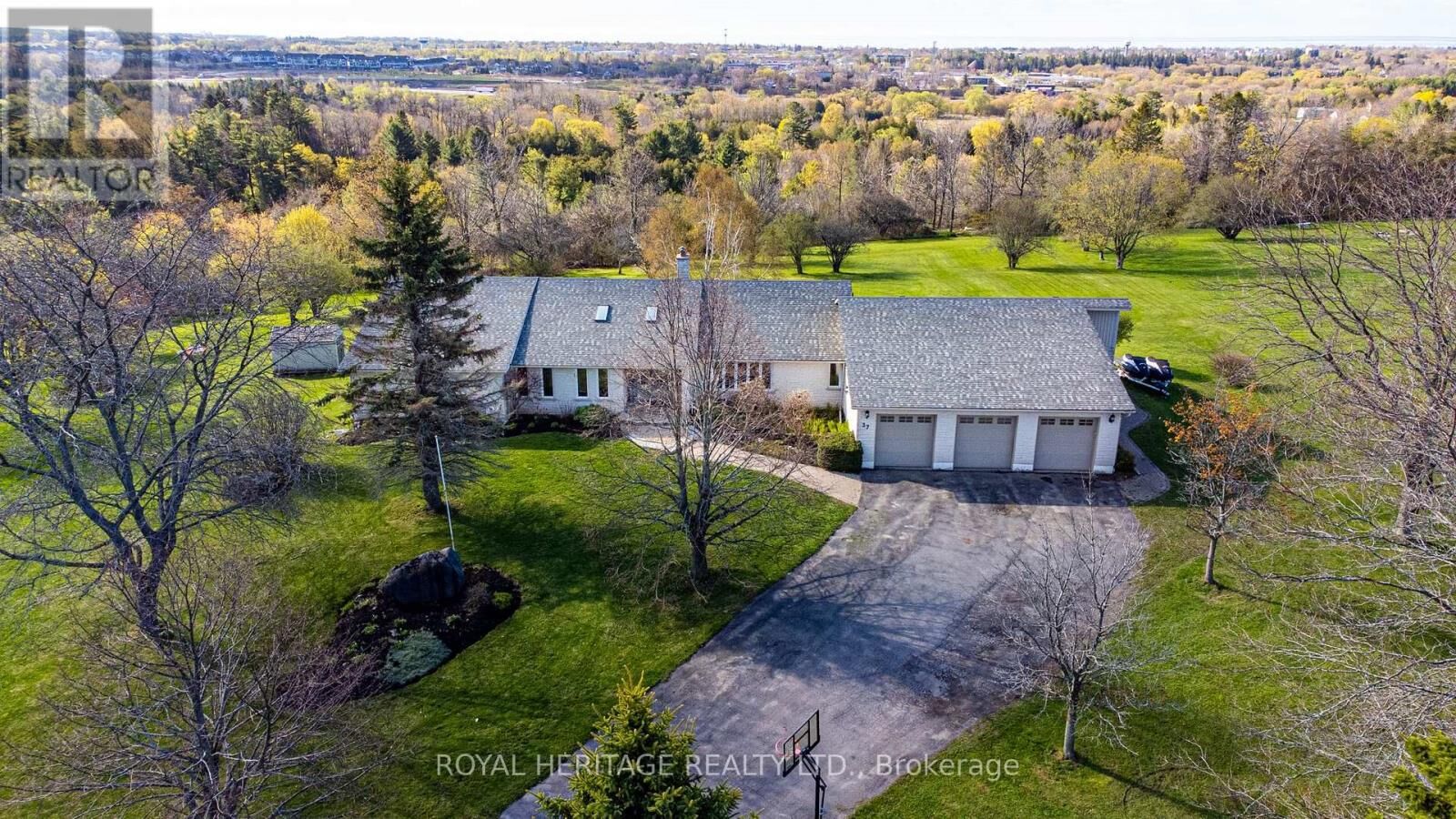 Property Photo:  37 Forest Hill Drive  ON K9A 0W3 