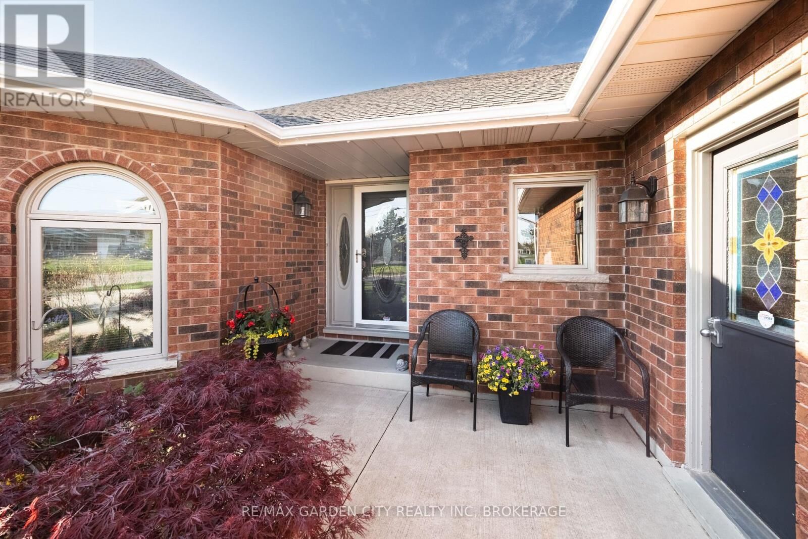Property Photo:  13 Third Avenue  ON L2W 1A8 