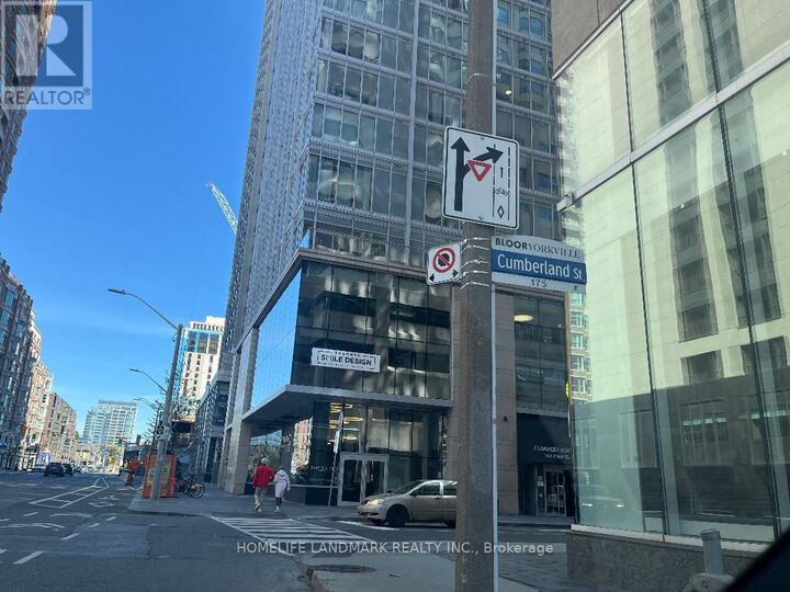 Property Photo:  188 Cumberland Street 1901  ON M5R 2G3 