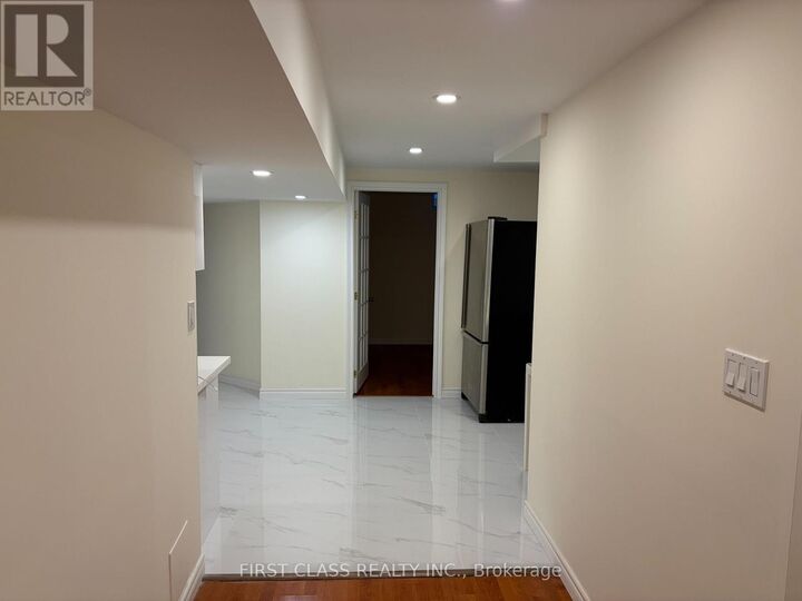 Photo de la propriété:  157 Galbraith Crescent Bsmnt  ON L3S 1J2 